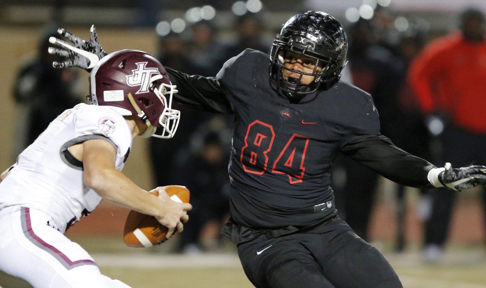 Westmoore (Oklahoma City) weakside defensive end Nikale Davis